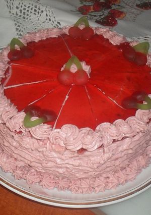 Tejszínes-meggyjoghurtos torta recept fotója