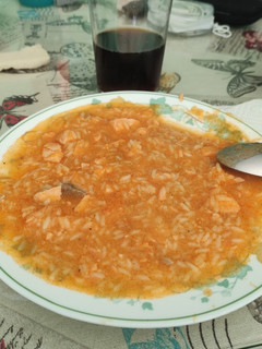 Una foto de Guiso de salmón y arroz