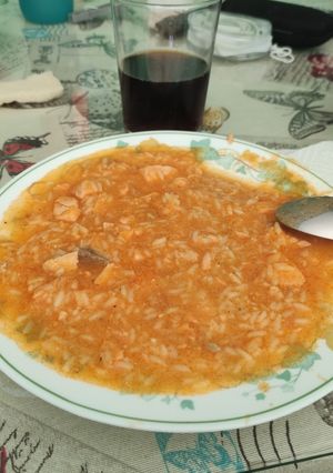 Una foto de Guiso de salmón y arroz