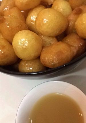 صورة لوصفة لقيمات سين لذيذة ومقرمشة