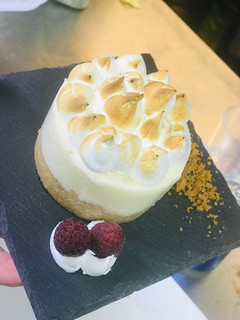 Una foto de Tarta de limón y merengue