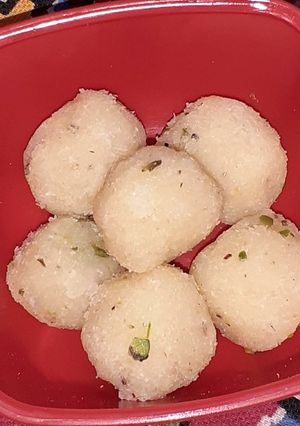 A picture of Coconut laddu.
