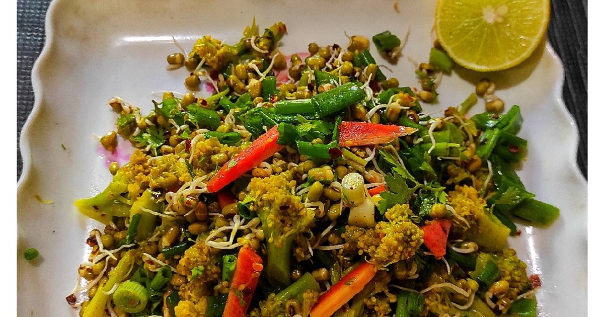 ब्रोकली स्प्राऊट सँलड (broccoli sprouts salad recipe in marathi) रेसिपी