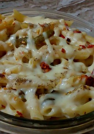 A picture of Baked Pasta with White Sauce.
