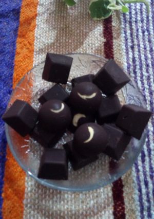 ডার্ক চকোলেট (Dark chocolate recipe in bengali) রেসিপির প্রধান ছবি