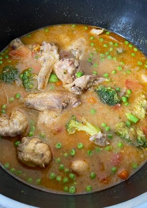Una foto de Guiso de Pollo con verduras