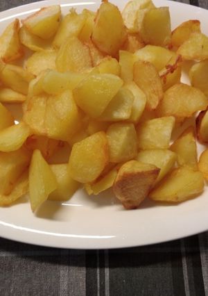 Una foto de Patatas bravas🥔🥔