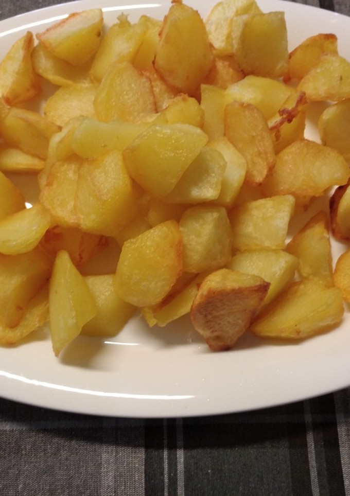 Una foto de Patatas bravas🥔🥔