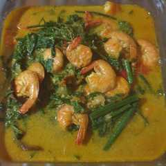 A picture of Gulai Pakis Udang.