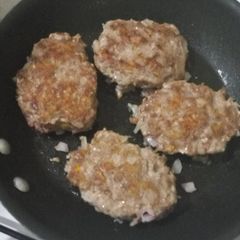 A picture of Meat Doughnuts.