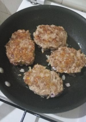 A picture of Meat Doughnuts.