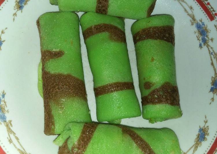 Dadar gulung pita cokelat