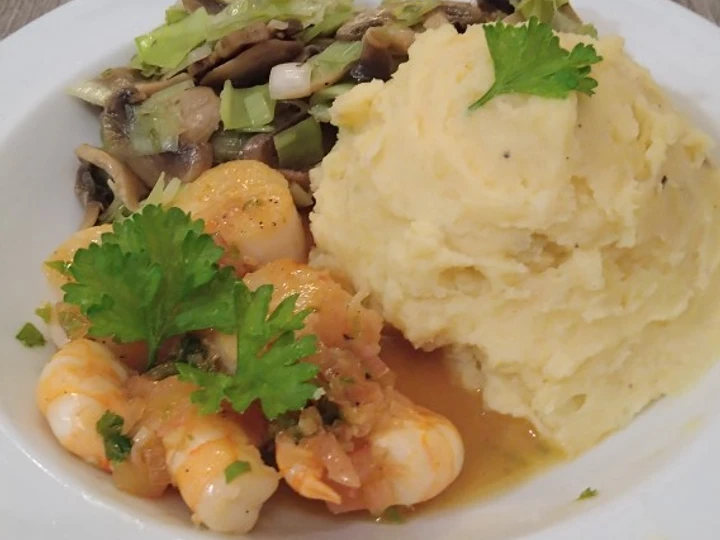 Easy Steps to Make Lemony scallops with leek, mushrooms and creamy potato purée the Awesome  You can take Joss in your mouth