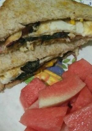 Foto resep Sandwich putih telur + bayam merah