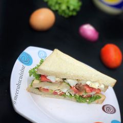A picture of Egg club sandwich.