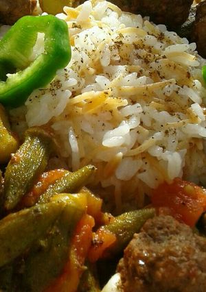 صورة لوصفة بامية ورز بشعيرية