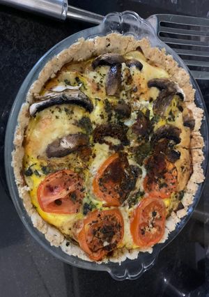 A picture of Quiche with no grain pastry.