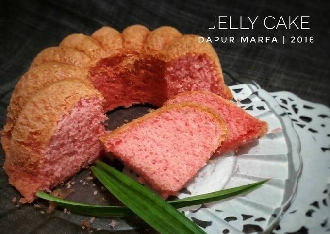 Strawberry Jelly Cake a.k.a Bolu Nutrijel