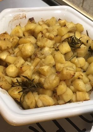 Une photo de Panais au bouillon de gambas et romarin frais