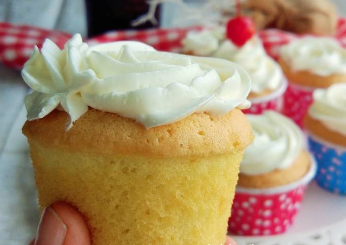 Resep Cupcakes Menul Lembut Oleh Indah Mulia Cookpad