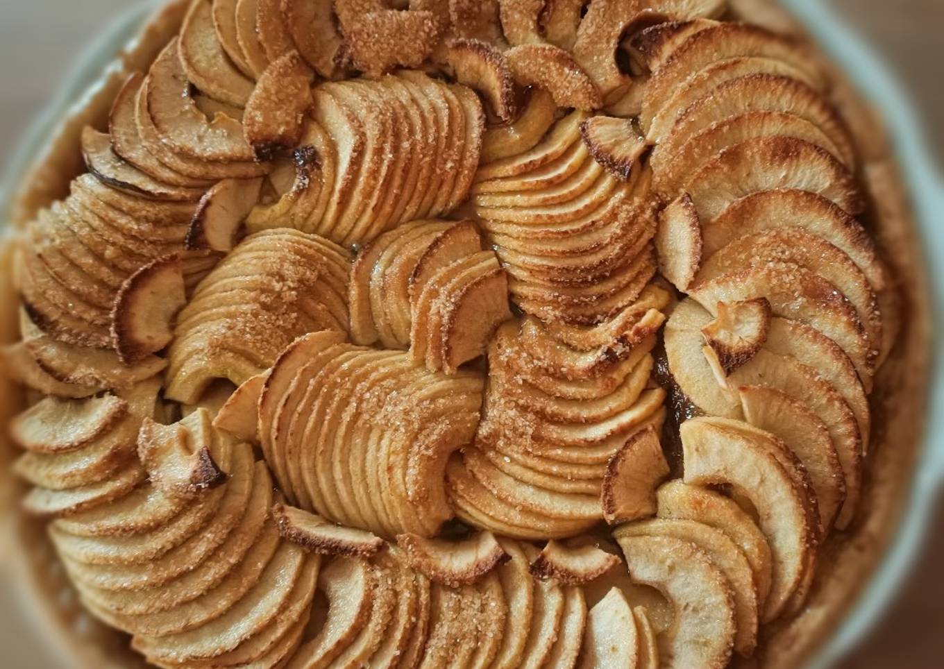 Tarte aux pommes et à la confiture de rhubarbe