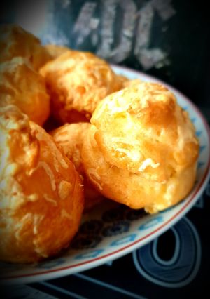 Une photo de Gougères au comté, insert raclette