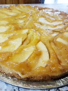 Una foto de Tarta de manzana invertida