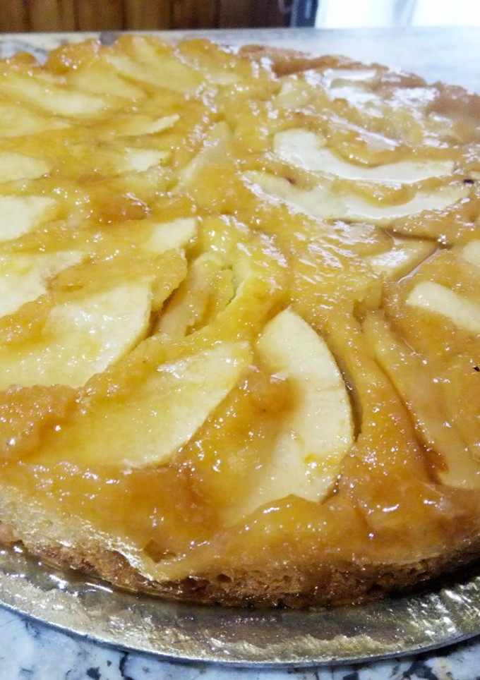 Una foto de Tarta de manzana invertida
