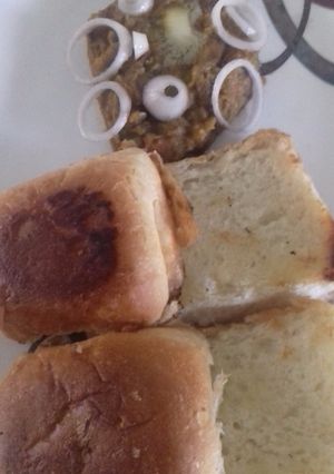 A picture of Paav bhaji.