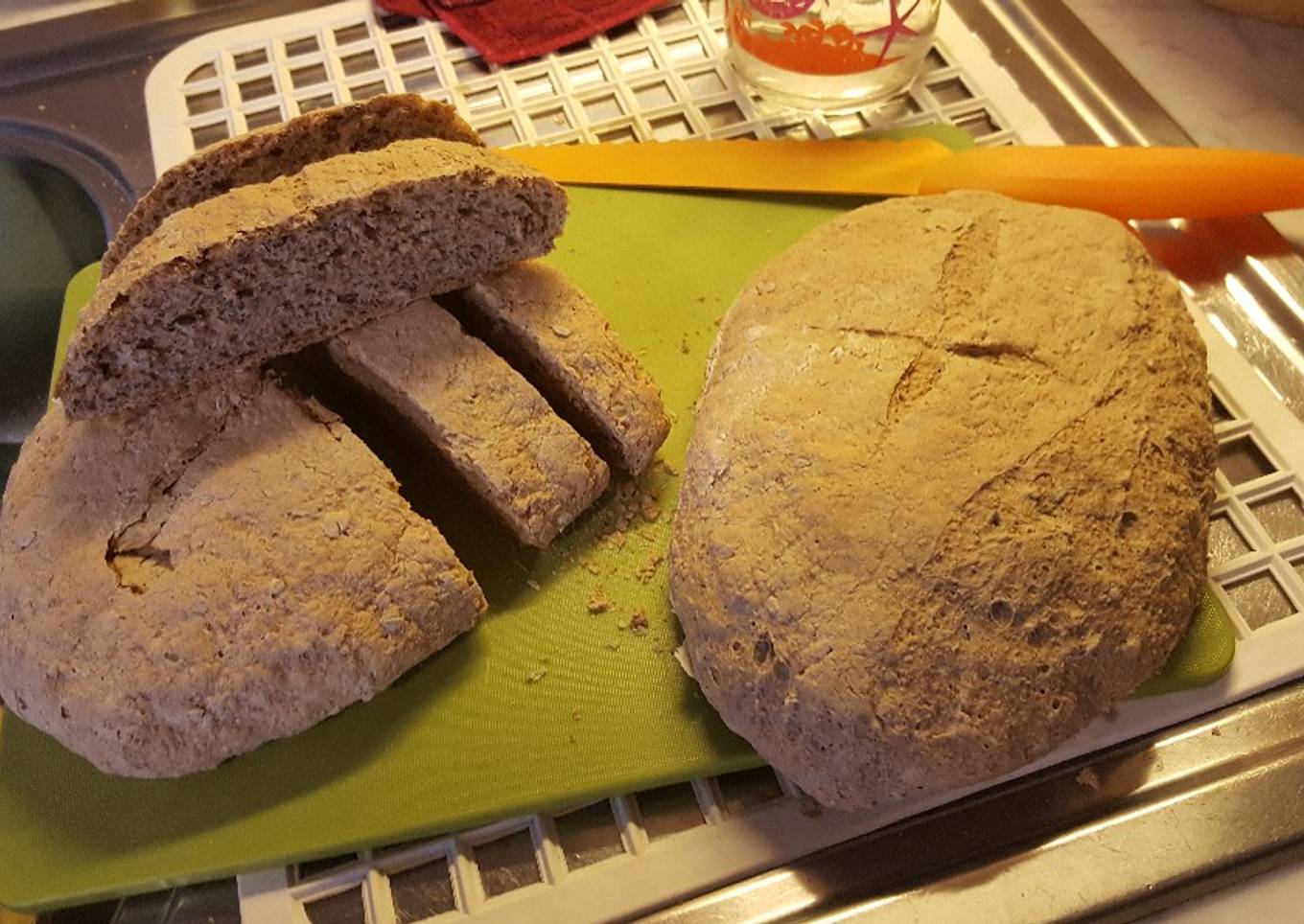 Spelled and side bread