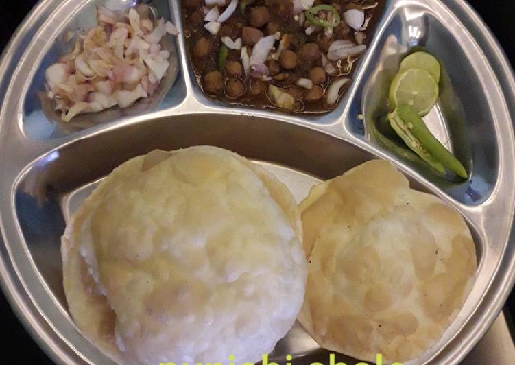 Easiest Way to Prepare Any-night-of-the-week Punjabi chole bhature