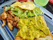 Gambar guacamole alpukat