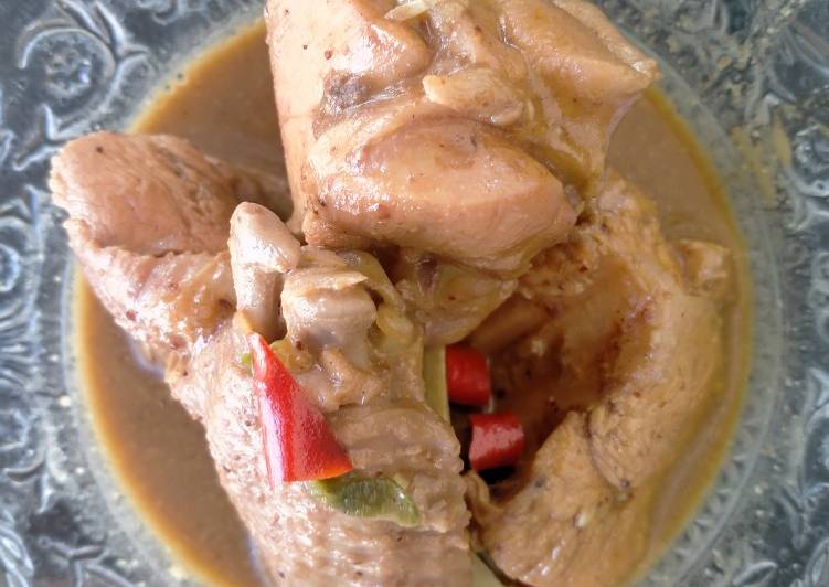 Bagaimana Menyiapkan Opor Ayam Ala Bango, Lezat
