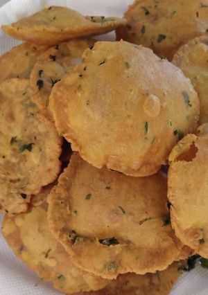 મલ્ટી ગ્રેઈન પૂરી (Multigrain Poori Recipe In Gujarati) રેસીપી મુખ્ય ફોટો