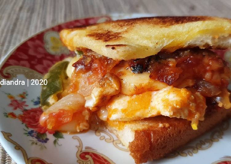 Cheesy Shakshuka #Snack 🇮🇱