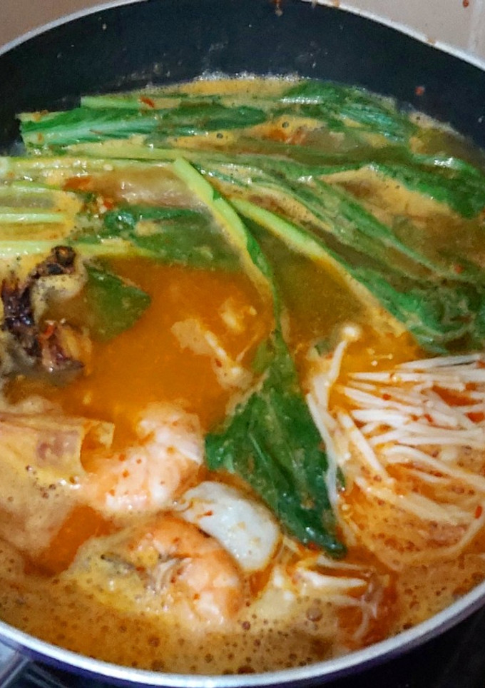Foto resep Suki Kuah Tomyam Seafood Segar 😍