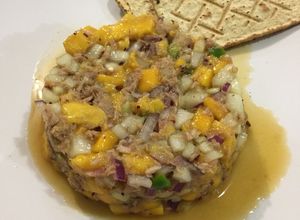 Una foto de Ceviche de atún enlatado