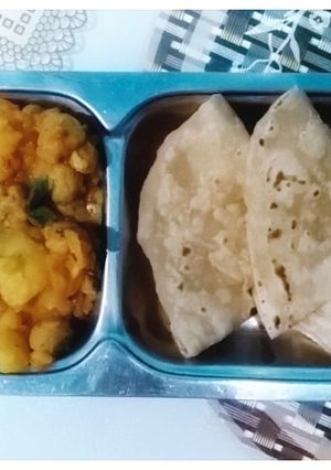 சப்பாத்தி சோயா சங்ஸ் உருளைக்கிழங்கு கறி(Chappathi Soya Chunks Potato Curry recipe in tamil) செய்முறை முக்கிய புகைப்படம்