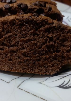 A picture of Chocolate chip tea cake.