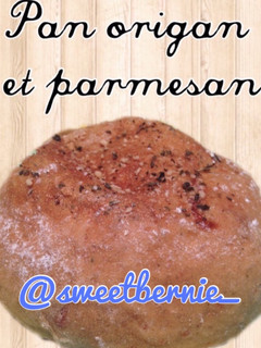 Una foto de Pan Origan et Parmesan (Orégano y Parmesano)