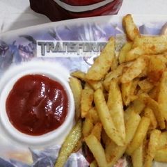 A picture of Kfc style chicken garlic fries.