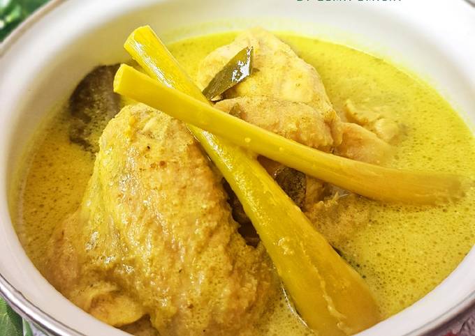 Resep Opor Ayam Bumbu Kuning oleh Elma Emilia - Cookpad