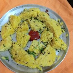 A picture of Besan dhokla.