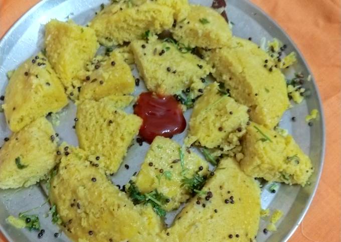Besan dhokla Recipe by Mukta Shukla - Cookpad