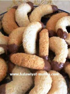 صورة لوصفة حلوة الهلال بالكوك (جوز الهند)