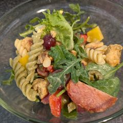 A picture of Chicken and bacon pasta salad.