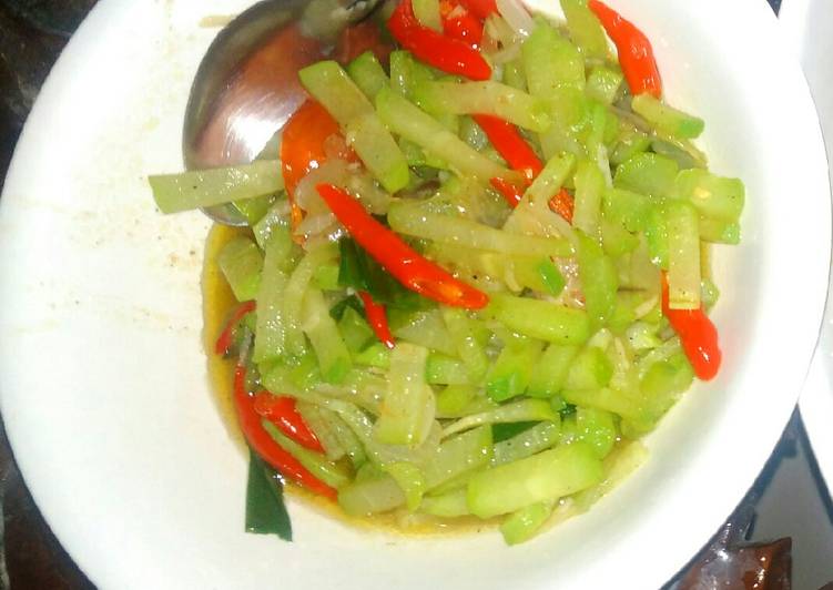 Resep Tumis Labu Siam oleh dewi regan - Cookpad