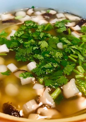 Hình của món Canh nấm hạt sen.