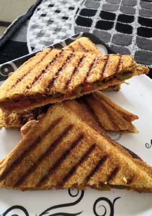 A picture of Crispy schezwan toast.