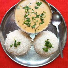 A picture of Kadhi Chawal.